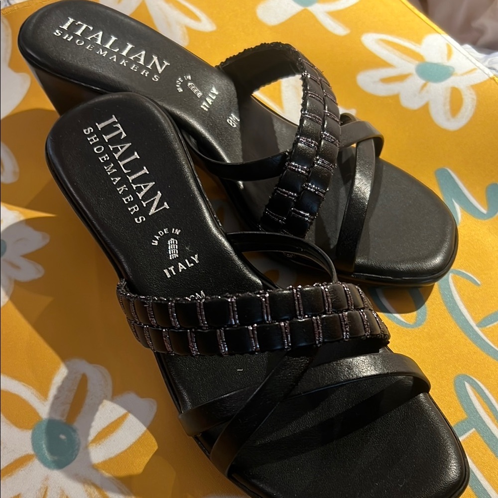 Italian Shoemakers Black Women's Sandals NEW in box (Hadyn)